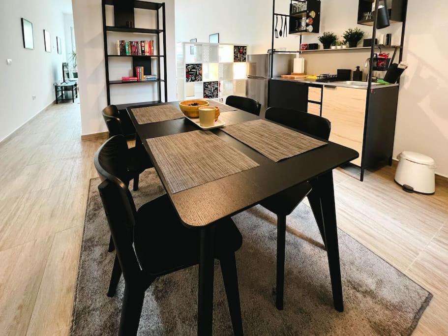 Terrace Charm 25